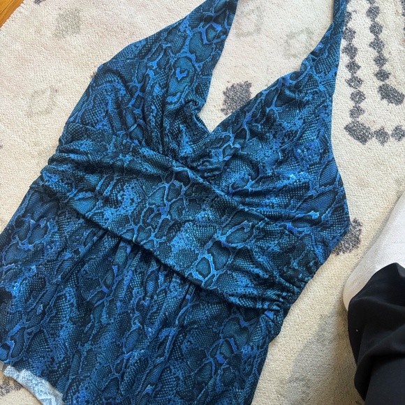 Vintage y2k 90s halter blue snake top *read descriptions *accepting offers - Picture 4 of 4